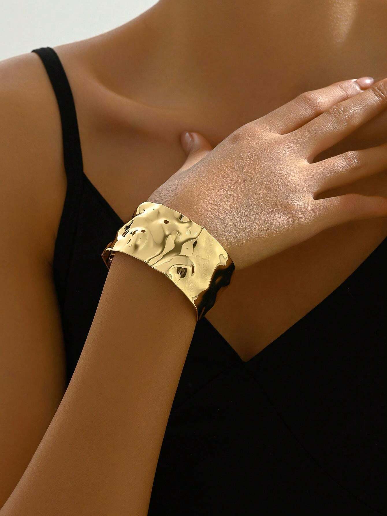 Sophia Verde Hammered Bracelet