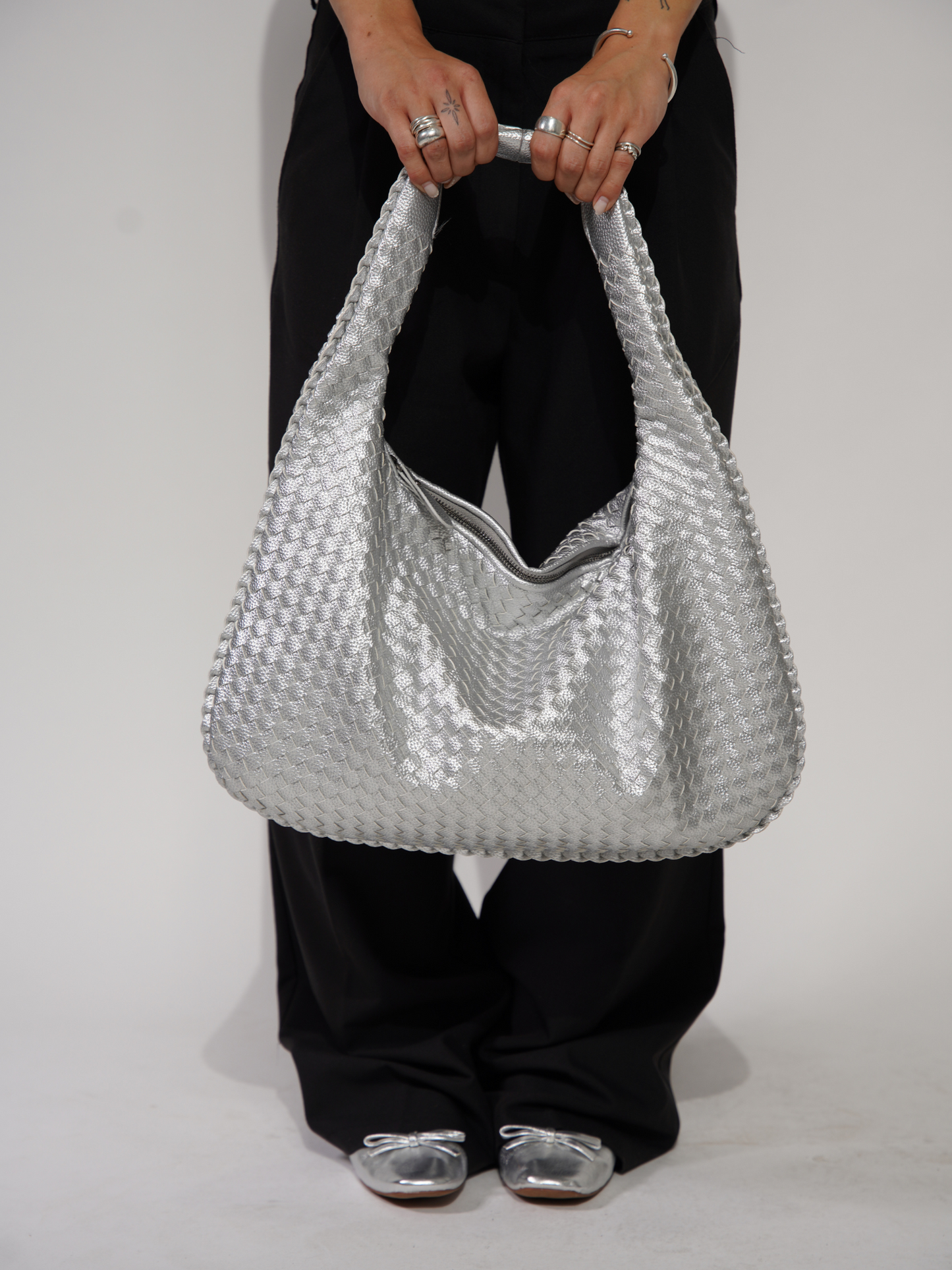 Lara - One Shoulder Wonder Bag