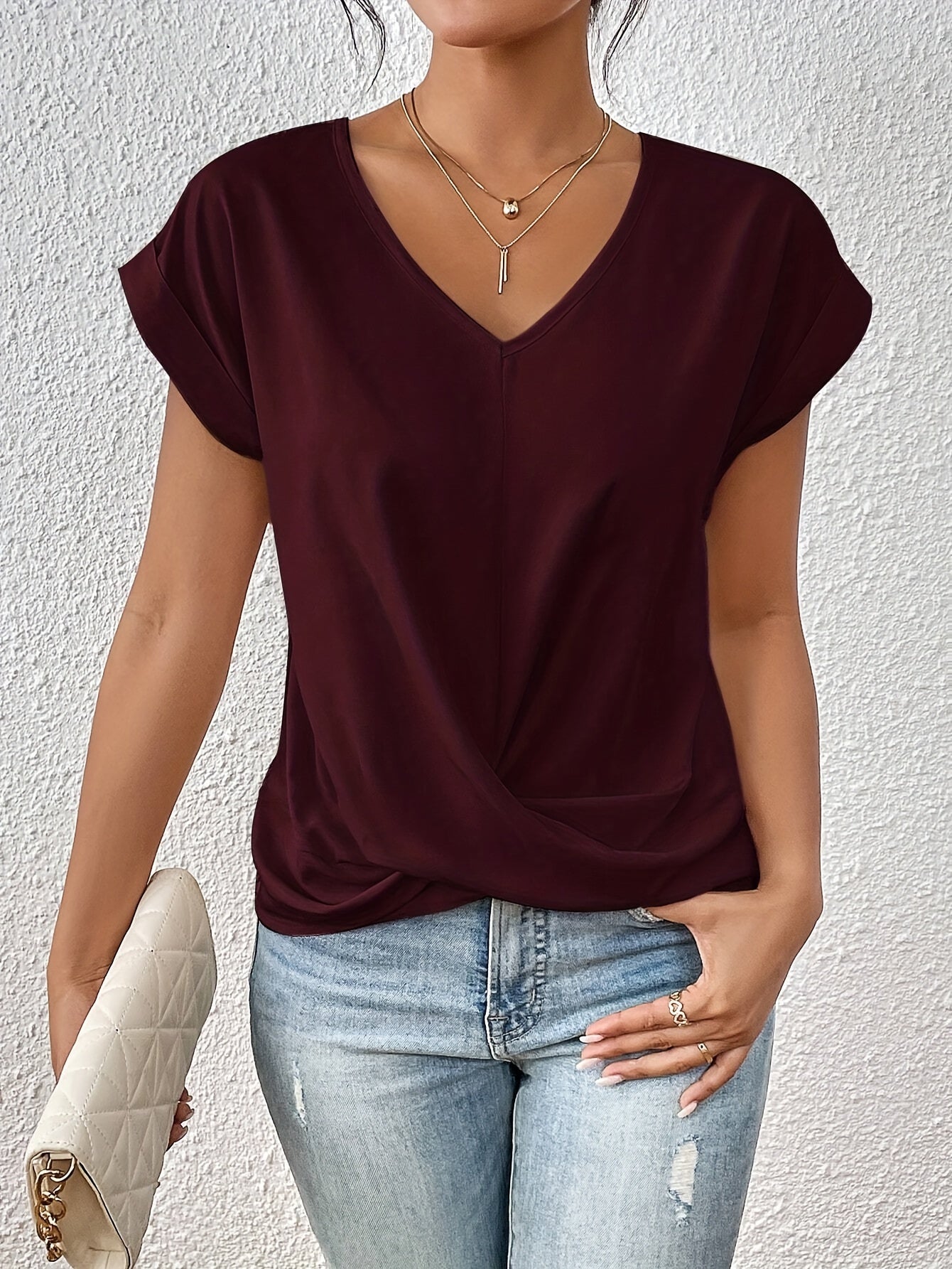 Cleo Casual T-shirt with sweetheart neckline