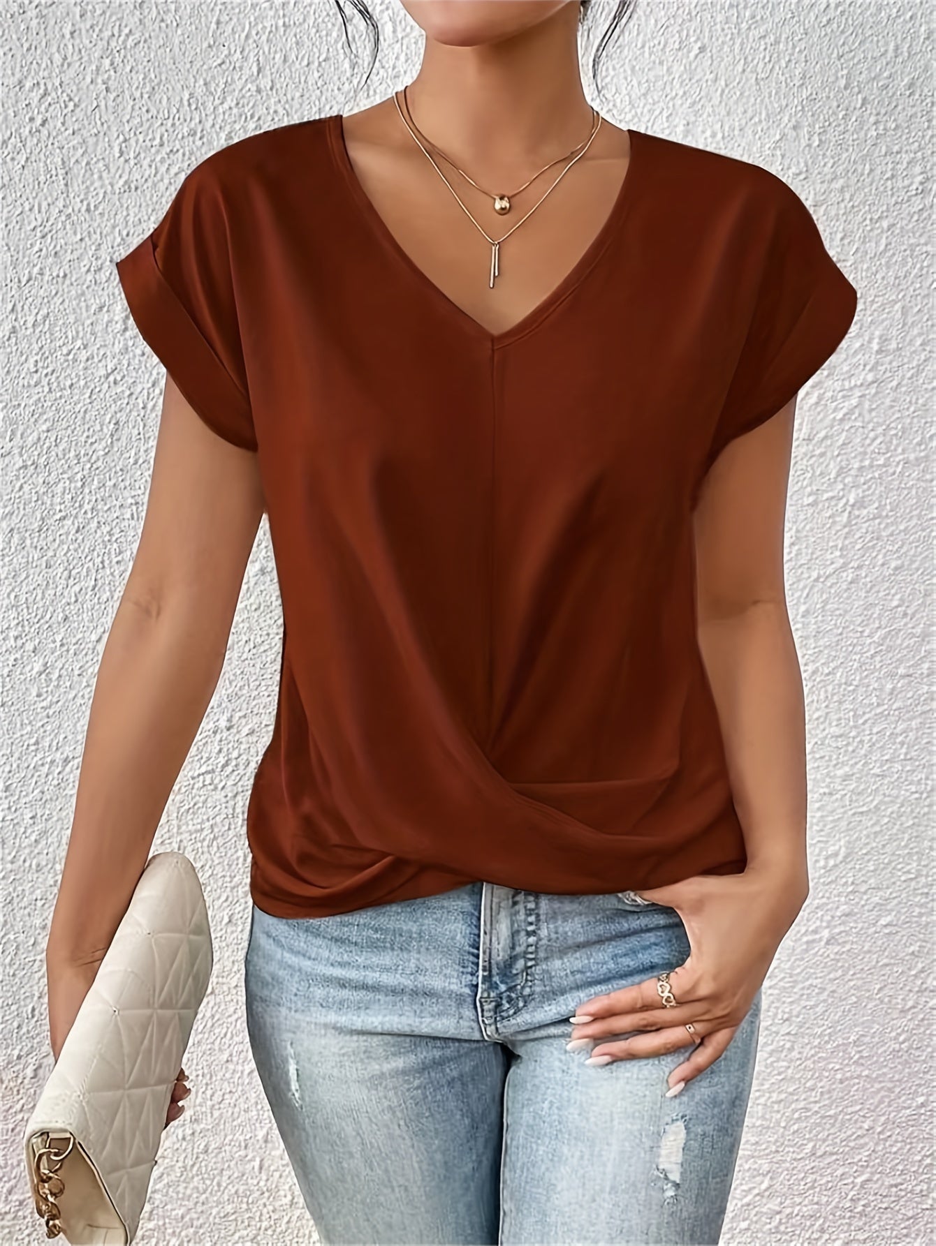 Cleo Casual T-shirt with sweetheart neckline